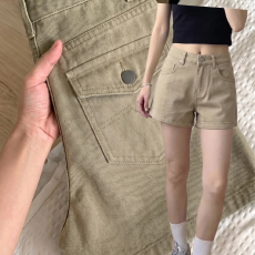 批发网红同款低腰宽松卡其色牛仔短<b class='q'>裤</b>女26夏季新款辣妹设计感直筒热<b class='q'>裤</b>