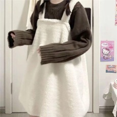 批发己出货 <b class='q'>少女</b>羊羔毛绒绒背带裙甜美可爱吊带<b class='q'>连衣裙</b>