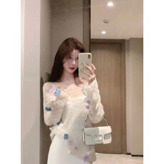 批发己出货 白色花朵镂空套头针织<b class='q'>罩衫</b>早春慵懒风外欲气质露肩上衣