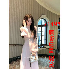 批发Acaine10/20 20:00 95折款微醺流光 蕾丝V领水钻优雅<b class='q'>连衣裙</b>