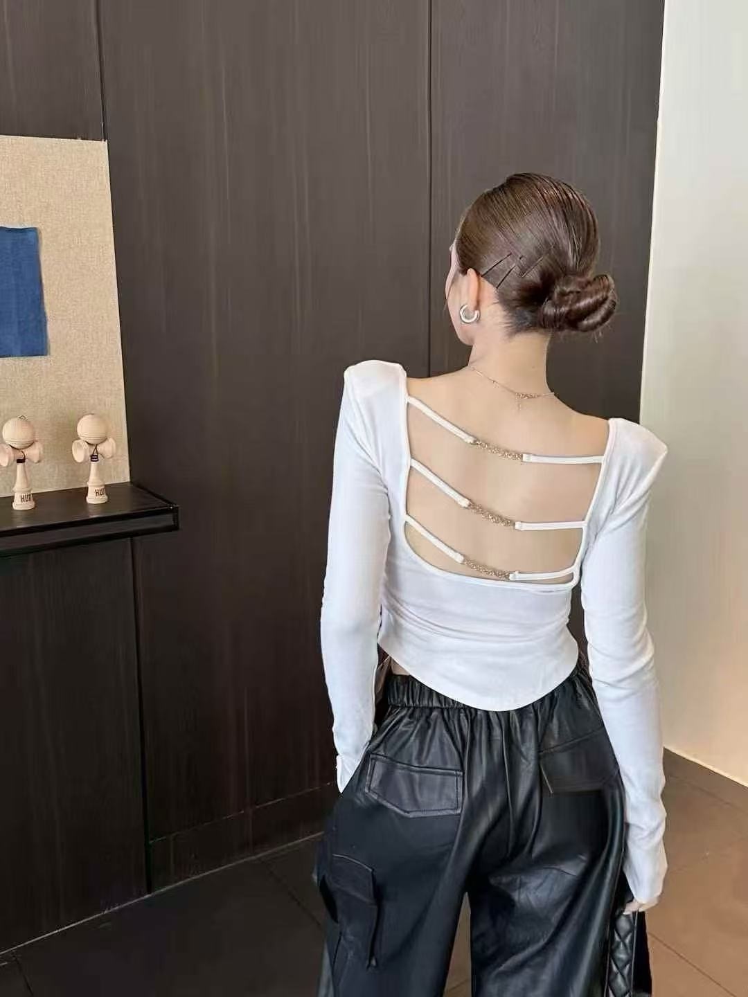 FA36764# 小时代新款带胸垫U领长袖T恤露背设计感皱褶掐腰辣妹垫肩上衣 服裝批發女裝批發服飾貨源