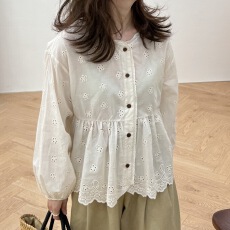 批发水瓶里的蝎子日系学院风圆领<b class='q'>娃娃衫</b><b class='q'>韩版</b>宽松纯色刺绣单排扣上衣女