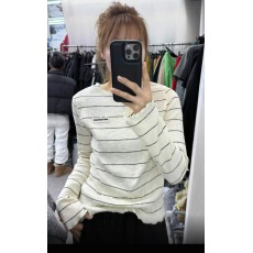 批发2025冬季新款时尚设计感圆领宽松显瘦条纹圆领长袖上衣<b class='q'>打底衫</b>女潮