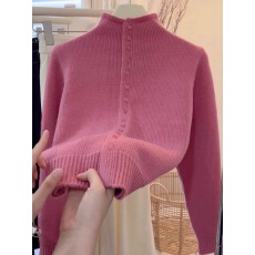 半高领羊绒毛衣纽扣设计感针织衫2025冬季柔软高端减龄长袖上衣女