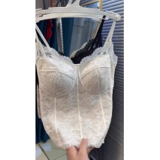 批发黑色v领磨毛加绒保暖内搭打底衫女<b class='q'>秋</b>冬设计感露背蕾丝拼接上衣服