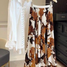 批发欧美高级感复古印花百褶半身裙女春夏季新款百搭通勤A字大摆<b class='q'>长裙</b>