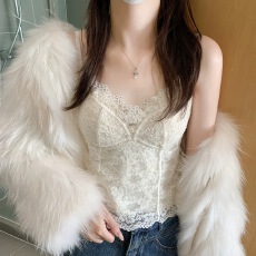 批发自带胸垫秋冬新款内里磨毛爆款时尚设计肩带可调节<b class='q'>蕾丝</b>吊带背心