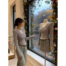 批发2026春季新款韩版纯欲辣妹彩色<b class='q'>兔毛</b>V领垫肩针织<b class='q'>毛衣</b>显瘦打底衫