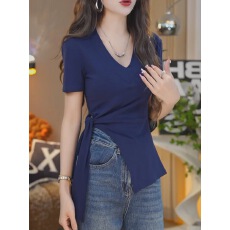 批发宝蓝色v领正肩短袖<b class='q'>t</b><b class='q'>恤</b>女夏季2026新款别致不规则收腰绑带开叉上衣