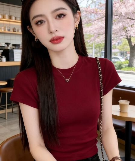 와인 레드 레트로 반팔 티셔츠 여성 2026 여름 새로운 몸매 가꾸기 긍정적 인 어깨 디스플레이 화이트 달콤한 핫걸 풀오버 짧은 맨위