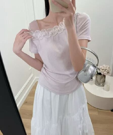 한 부서 다중 레이어 레이스 비스듬한 어깨 티셔츠 여성 여름 착용 가져 가라. 디자인 센스 허리 수축 슬림해 보이는 반팔 핫걸 오프숄더 맨위