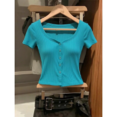 批发又纯又欲的纽扣<b class='q'>短袖</b>正肩t恤女夏带胸垫一体免穿内衣修身短款上衣