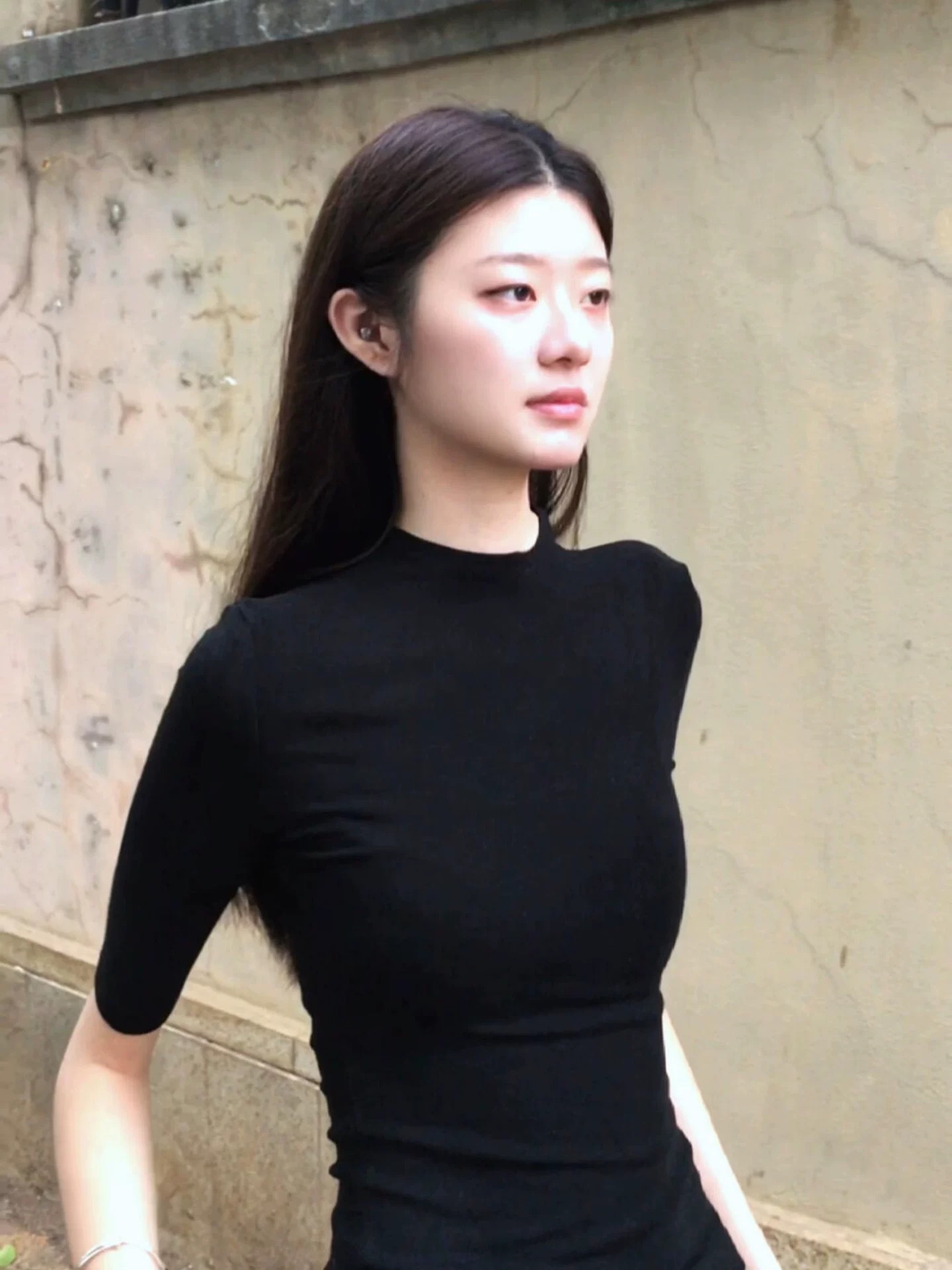아메리칸 핫걸 검정색 새로운 몸매 가꾸기 슬림해 보이는 기초 섹션 작은 원 칼라 중간 소매 허리 수축 긍정적 인 어깨 티셔츠 여성 셔츠