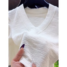 批发今年新款2026夏季白色V领短袖T恤女修身显瘦<b class='q'>打底衫</b>上衣