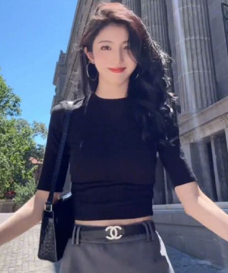 검정색 반하이넥 긍정적 인 어깨 중간 소매 티셔츠 여성 가을 타이트 5 점 소매 프랑스식 꼬집기 허리 기본 셔츠 인사이드 잡아라. 의류