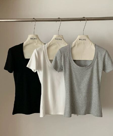 시징 광저우 열세 개 여성 의류 높은 품질 맨위 여름 디자인 센스 몸매 가꾸기 u 칼라 슬림해 보이는 반팔 티셔츠 여성