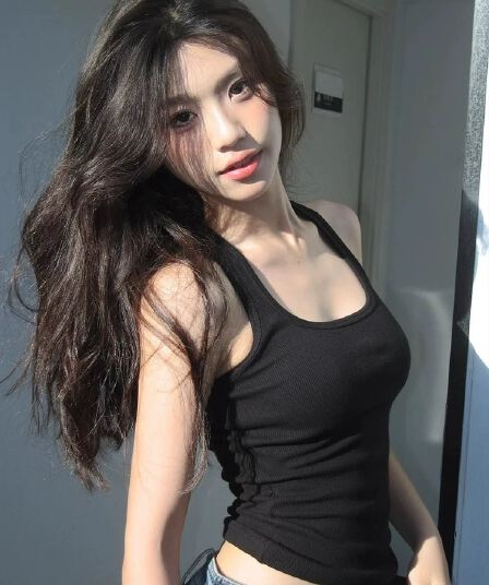 검정색 광장 칼라 쇄골 캐미솔 여름 새로운 외출용 몸매 가꾸기 순수한 욕망 바람 핫걸 맨위 만나는 아름다움 뒤로