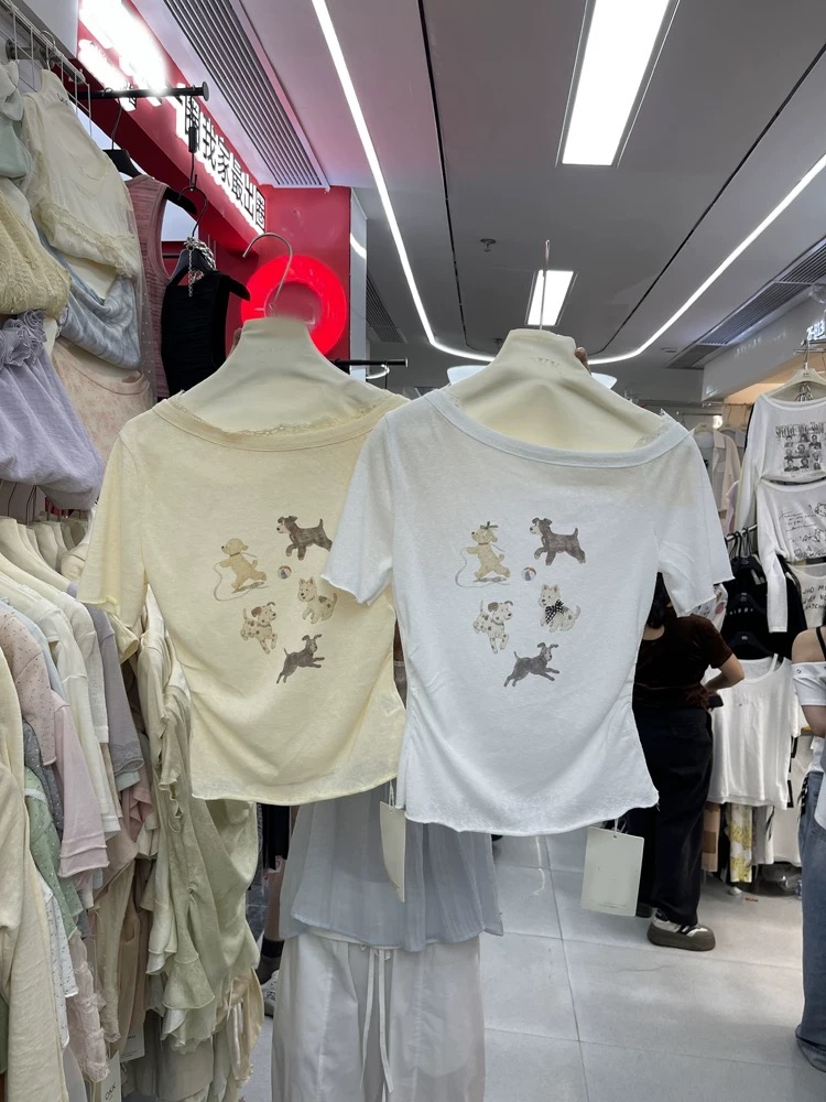 한국 동대문 2026 년 여름 품격 비스듬한 어깨 한 부서 레이스 측면 다용도 달콤함 패턴 프린트 맨위 여성