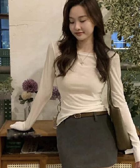 단색 라운드 넥 긴팔 티셔츠 여성 2026 봄 여름 새로운 얇은 스타일 태양 보호 셔츠 몸매 가꾸기 슬림해 보이는 인사이드 가져 가라. 만나는 맨위