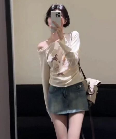 한 부서 품격 두 조각 여성 세트 여름 새로운 비스듬한 칼라 오프숄더 강아지 긴팔 티셔츠 슬림해 보이는 맨위