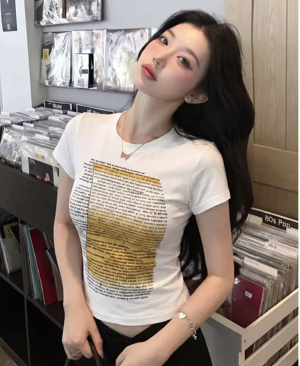 한국 스타일 패션 알파벳 프린트 반팔 티셔츠 여성 여름 새로운 라운드 넥 몸매 가꾸기 슬림해 보이는 다용도 거리 바람 맨위