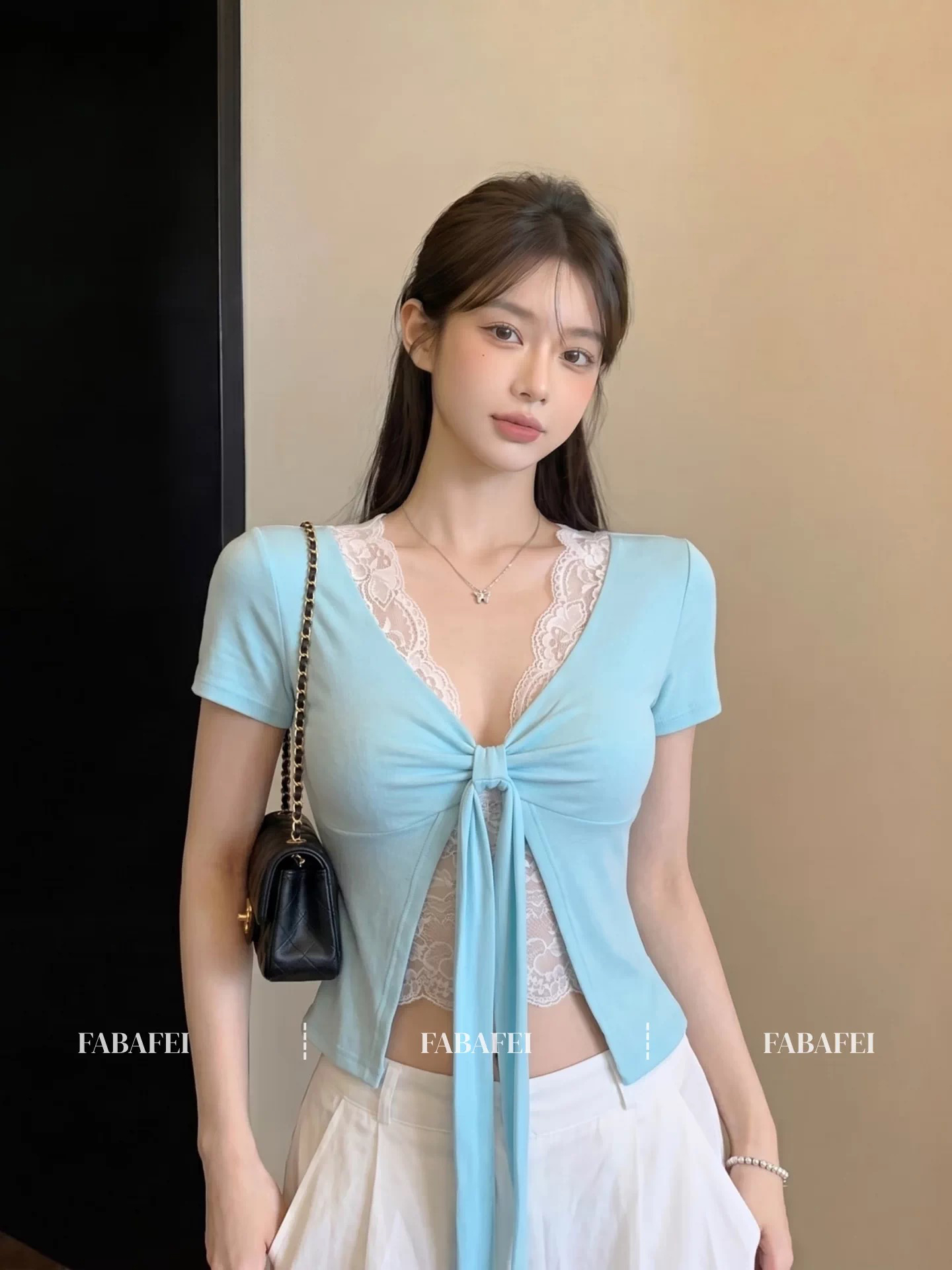섹시함 레이스 V넥 반팔 티셔츠 여성 여름 새로운 디자인 센스 비틀림 레이스업 동정 핫걸 쇼트 스타일 이슬 뼈의 맨위