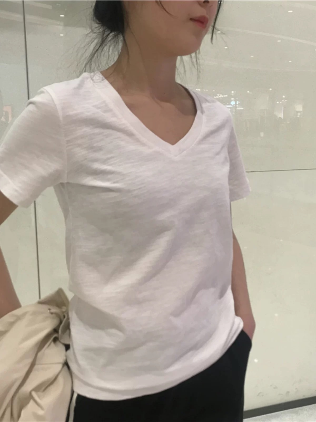 화이트 V넥 대나무 마디 면 티셔츠 여성용 짧은 소매 여름 루즈핏 한국 스타일 순면 슬림해 보이는 긍정적 인 어깨 브이넥 티셔츠 맨위