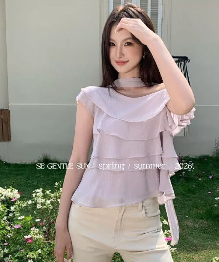 항저우 새로운 의미 법 2026 여름 여성 의류 행침 목 리본 오프숄더 프릴 비스듬한 칼라 조끼 민소매 작은 셔츠 켜기