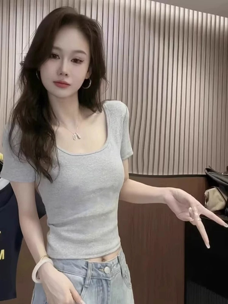 순수한 욕망 핫걸 몸매 가꾸기 광장 칼라 긍정적 인 어깨 반팔 여성 티셔츠 회색 2026 새로운 슬림해 보이는 타이트 쇼트 스타일 작은 맨위