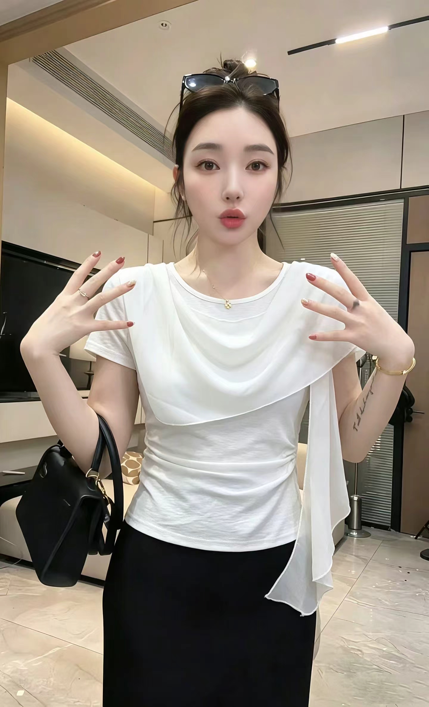 반팔 티셔츠 여성 2026 여름 새로운 한국 스타일 패션 불규칙 쉬폰 패치워크 디자인 품격 다용도 맨위