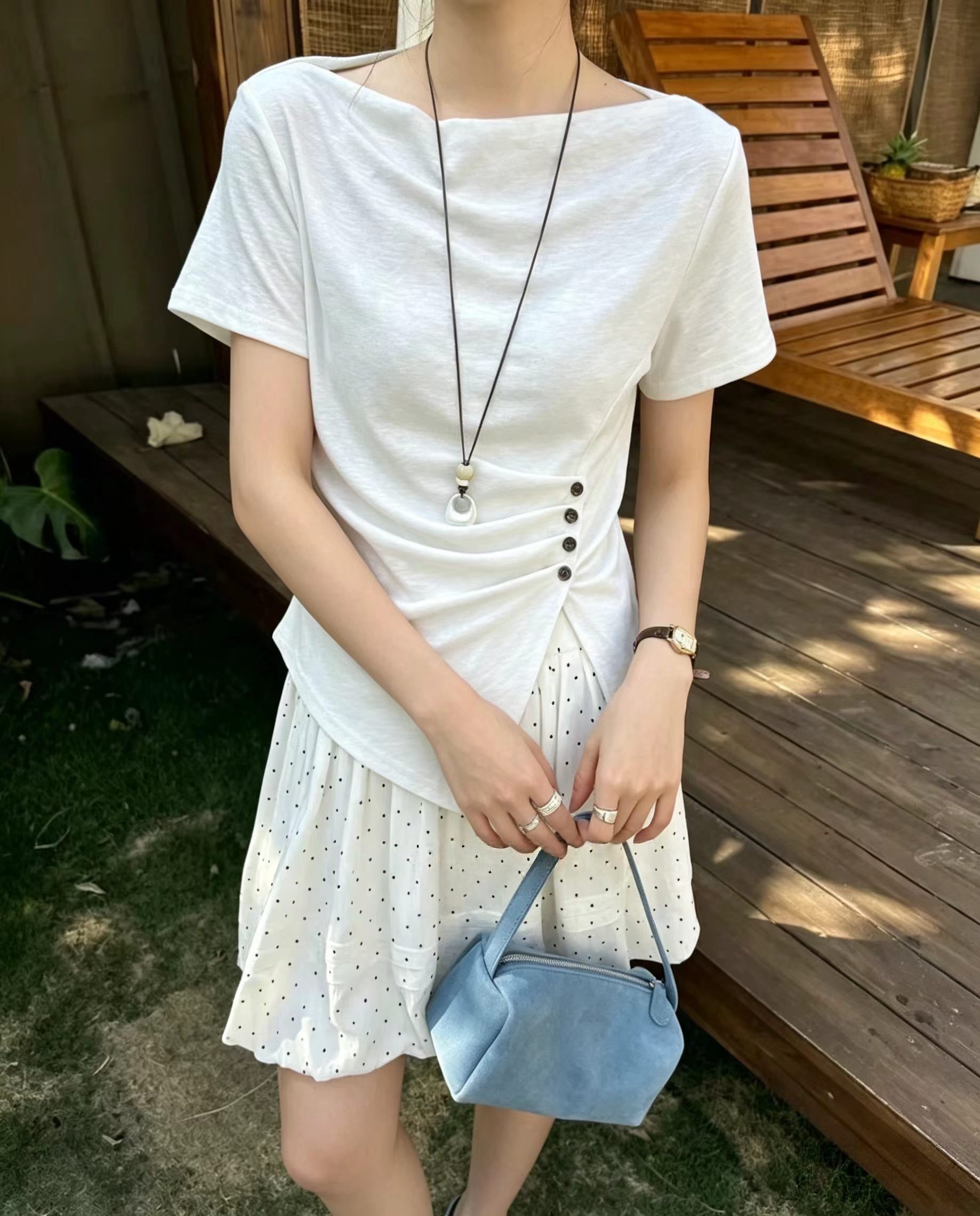 프랑스식 오프숄더 허리 수축 트임 반팔 티셔츠 여성 여름 새로운 몸매 가꾸기 슬림해 보이는 디자인 센스 작은 대중 품격 맨위