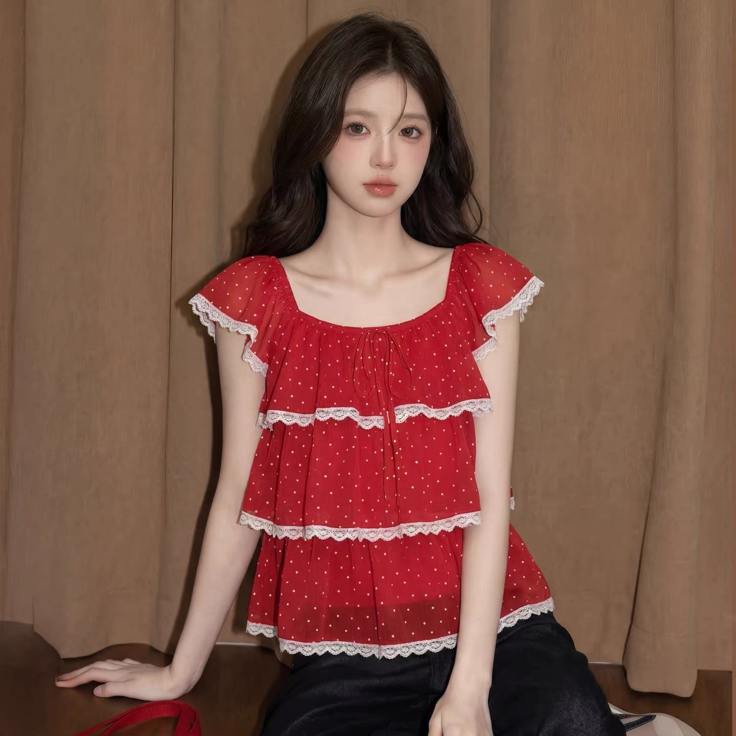 빨간색 도트 무늬 레이스 반팔 맨위 여성 여름 프랑스식 사소한 인형 셔츠 도파민 밝은 여행 착용 가져 가라. 셔츠
