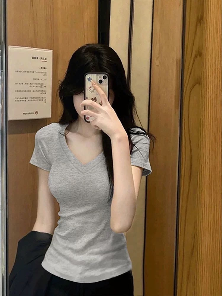 아메리칸 핫걸 긍정적 인 어깨 V넥 반팔 티셔츠 여성 여름 기초 섹션 다용도 몸매 가꾸기 슬림해 보이는 꽃 회색 만나는 맨위