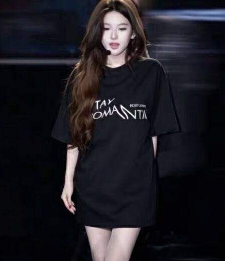 한국 스타일 ins 패션 작은 대중 알파벳 프린트 디자인 센스 라운드 넥 몸매 가꾸기 슬림해 보이는 다용도 캐주얼 Chic 티셔츠 여성