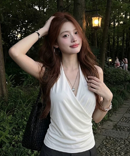 프랑스식 디자인 센스 화이트 행침 목 캐미솔 여름 품격 십자가 허리 수축 슬림해 보이는 외출용 핫걸 맨위