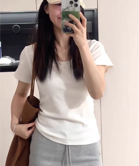 한 부서 화이트 u 칼라 순면 긍정적 인 어깨 반팔 티셔츠 여성 여름 다용도 몸매 가꾸기 슬림해 보이는 만나는 맨위