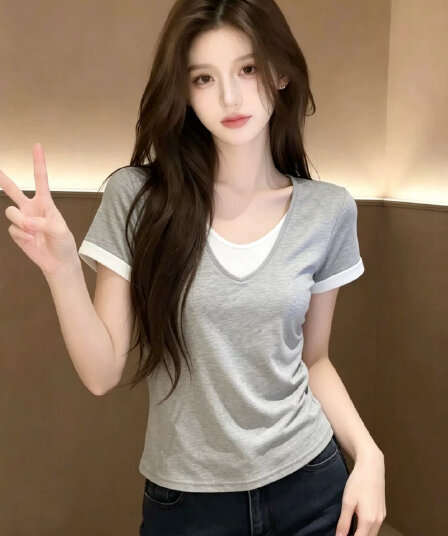 한 부서 페이크 레이어드 V넥 긍정적 인 어깨 반팔 티셔츠 여성 2026 새로운 외국 가스 고유 한 슈퍼 잘 생긴 작은 셔츠 여름 맨위