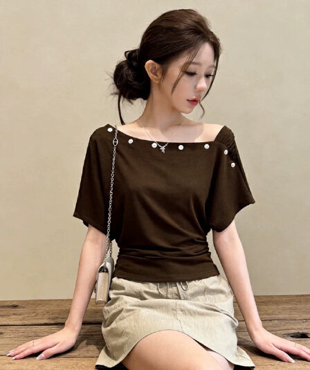 디자인 센스 작은 대중 반팔 티셔츠 여성 여름 새로운 보트넥 오프숄더 슬림해 보이는 다용도 작은 대중 그레이트 봐. 의류