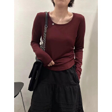 批发2026秋新款时尚内搭圆领长袖T恤女修身显瘦<b class='q'>打底衫</b>u领红色<b class='q'>纯棉</b>上衣