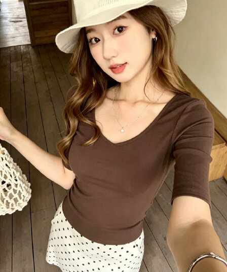 핫걸 익스트림 제인 바람 V넥 중간 소매 티셔츠 여성 가을 새로운 작은 대중 다용도 몸매 가꾸기 슬림해 보이는 기초 섹션 반팔 맨위