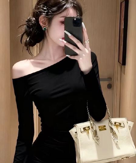 빛 요리 한 검정색 비스듬한 어깨 긴팔 작은 대중 디자인 센스 품격 맨위 몸매 가꾸기 디스플레이 몸 품격 기본 셔츠 오프숄더
