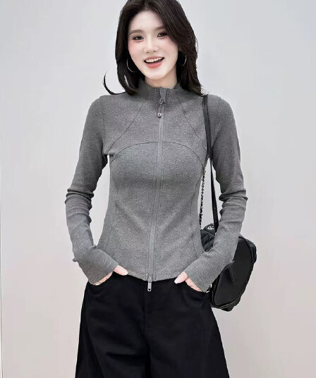디자인 센스 더블 지퍼 스탠드 칼라 후드티 여성 2026 새로운 조기 가을 재킷 몸매 가꾸기 슬림해 보이는 쇼트 스타일 긴팔 맨위