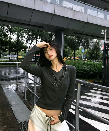 한 부서 레트로 핫걸 페이크 레이어드 행침 목 긴팔 티셔츠 여성 가을 출퇴근 바람 몸매 가꾸기 슬림해 보이는 기본 셔츠 맨위