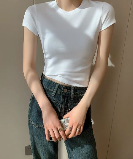 pinkeen 화이트 반팔 라운드 넥 티셔츠 여성 여름 2026 새로운 몸매 가꾸기 슬림해 보이는 면 센스 동정 쇼트 스타일 맨위