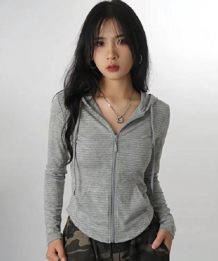 회색 스트라이프 후드 여성 코트 가을 2026 봄 가을 새로운 더블 지퍼 오픈 가디건 얇은 스타일 모자 포함 후드티 짧은 맨위