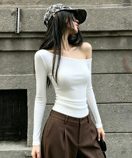 한 부서 미니멀리즘 바람 비스듬한 칼라 오프숄더 긴팔 기본 셔츠 티셔츠 여성 2026 가을 몸매 가꾸기 오프숄더 맨위 다용도