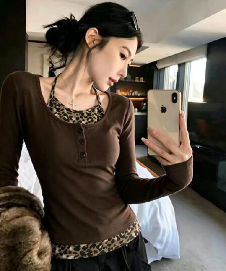 달콤한 핫걸 레오파드 무늬 패치워크 페이크 레이어드 긴팔 티셔츠 여성 행침 목 몸매 가꾸기 슬림해 보이는 기본 셔츠 맨위