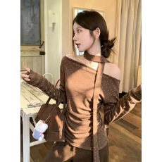 批发韩系咖色波点斜肩长袖T恤女秋季甜美设计感百搭日常内搭休闲上衣