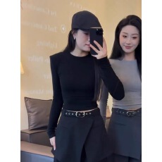 批发黑色内搭打底衫女2026新款秋季<b class='q'>t</b><b class='q'>恤</b><b class='q'>紧身</b>显瘦高级感小个子短款上衣