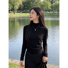 黑色正肩长袖t恤女2026新款半高领内搭打底衫褶皱修身短款上衣秋